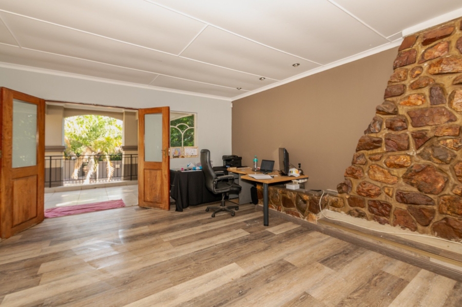 4 Bedroom Property for Sale in Wilkoppies North West